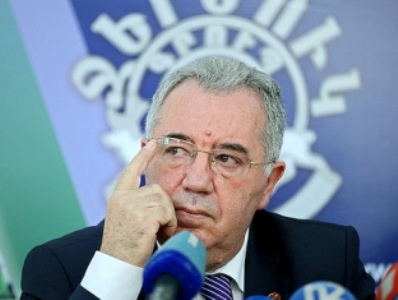 Պետք է հարցնել նրան, ով գիտի ճամպրուկների մասին. ՀՀԿ-ականը՝ Բաղրամյան 26 ճամպրուկներով փող տանելու մասին