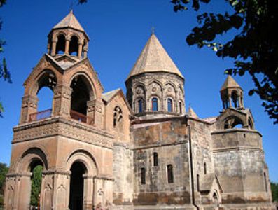Մայր Աթոռում եպիսկոպոսները քննարկել են նախօրեին տեղի ունեցած միջադեպը