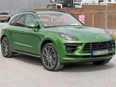В Сети появились фото нового Porsche Macan