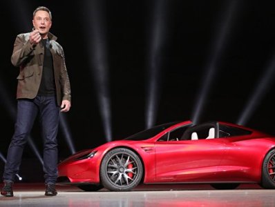 В августе автопилот Tesla станет полностью автономным