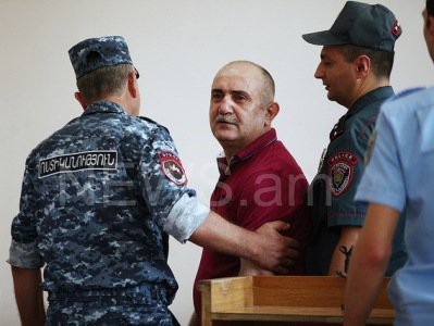 Бывшие депутаты требуют освободить Самвела Бабаяна