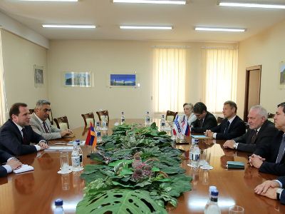 Министр обороны Армении принял сопредседателей Минской группы ОБСЕ
