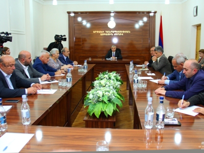 Արցախի խորհրդարանում քննարկել են ներքաղաքական իրավիճակը