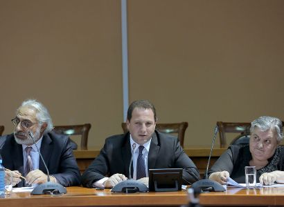 Հավաքագրված գումարը հատել է 9 մլրդ դրամի սահմանը. ՊՆ-ում ապահովագրության հիմնադրամի նիստ է կայացել