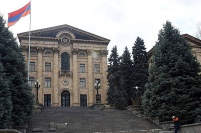 «Հրապարակ». ՀՅԴ-ում չեն պատրաստվում կողմ քվեարկել պարտադիր կուտակայինին