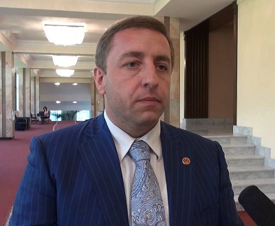 «Ժողովուրդ». Ո՞վ է հայտնվել մեղադրյալի աթոռին. Կարեն Ավագյանին հաջողվել էր եղբորը ջրից չոր դուրս բերել