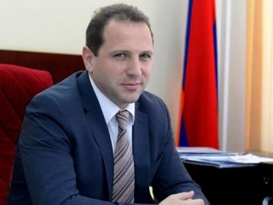 Վարչապետի զավակին ես վերաբերում եմ որպես սովորական զինակոչիկի. պաշտպանության նախարար
