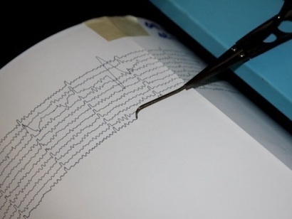 Strong quake hits Japan