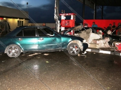 Ավտովթար-փլուզում Արարատում Mercedes-ն ու Opel-ը բախվել են (ֆոտո)