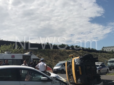 «Արծվի թևեր»-ի մոտ բախվել են «Ֆոլքսվագեն»-ն ու մարդատար «ԳԱԶել»-ը. վերջինը շրջվել է. տուժել են երեխաներ (ֆոտո)