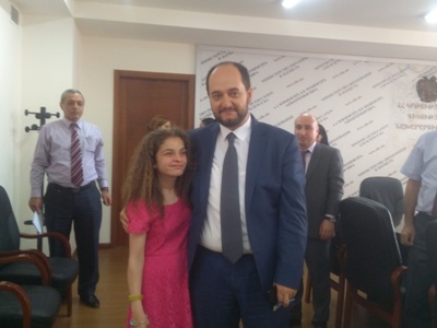 Կրթության առանձնահատուկ պայմանների կարիք ունեցող երեխաները չպետք է մեկուսացված մնան. ԿԳ նախարար