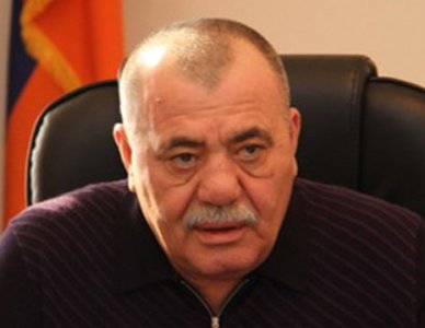 Քաղաքացիները պահանջում են Մանվել Գրիգորյանին զրկել Արցախի հերոսի կոչումից