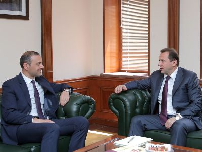 Armenia’s Defense Minister and Secretary of the Security Council discuss situation on border