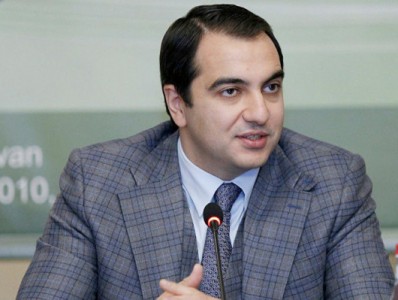 էլեկտրական մեքենաներն ազատել ԱԱՀ-ից եւ փոխհատուցել մաքսատուրքը. Նախկին փոխնախարարի առաջարկը