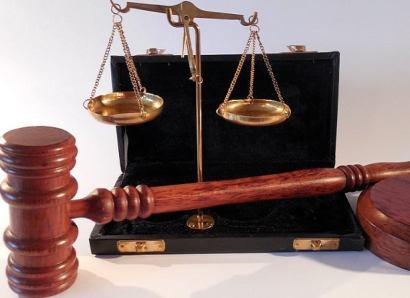 ԱՄՆ-ում դատավորը մտադիր է դատի միջոցով մայթից դուրս ցցված մետաղական ձողի պատճառով1 միլիոն դոլար ստանալ