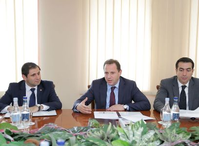 ՊՆ-ում քննարկել են սահմանամերձ համայնքների խնդիրները
