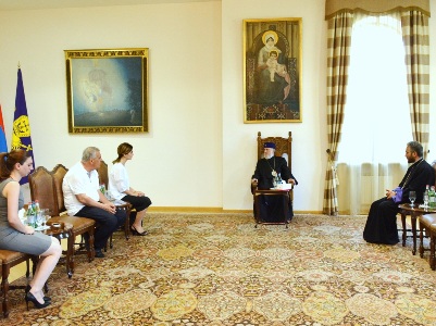 Գարեգին Բ-ն եւ Էջմիածնի քաղաքապետի պաշտոնակատարը քննարկել են քաղաքի խնդիրների հաղթահարման քայլերը