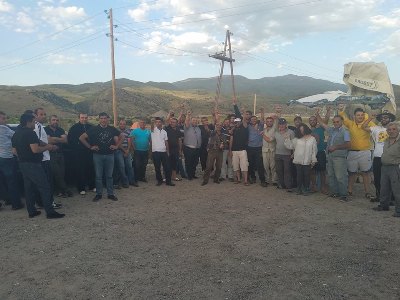 Дорога к Амулсарскому руднику перекрыта уже восьмой день