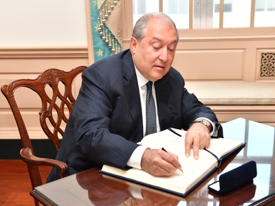 Президент Армении оставил запись в Книге гостей Госдепартамента США