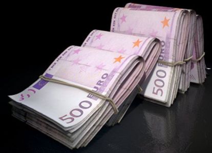 Житель Канн забыл в проданном старом комоде 180 тысяч евро