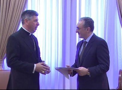 Սուրբ Աթոռի նորանշանակ նվիրակը իր հավատարմագրերի պատճենը հանձնել է ՀՀ ԱԳ նախարարին