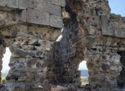 Կարսում հայկական եկեղեցիներից մեկը վերստին ենթարկվել է գանձագողերի ավերածություններին