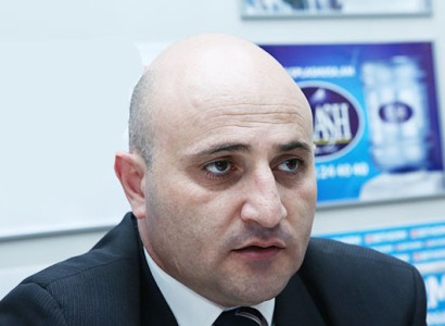 Մեխակ Ապրեսյանը հրաժարական է տվել