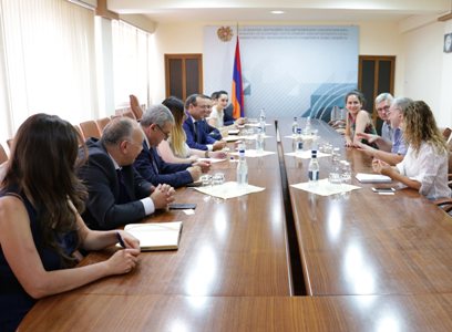 Fly United-ը Հայաստանում գրասենյակ կբացի. Արծվիկ Մինասյանը հանդիպել է հիմնադիրների հետ