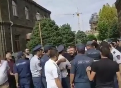 «Նոր Հայաստան, նոր Հայրապետ» նախաձեռնությունը կաթողիկոսի դատախազ եղբորորդու դեմ հաղորդում է ներկայացրել դատախազություն