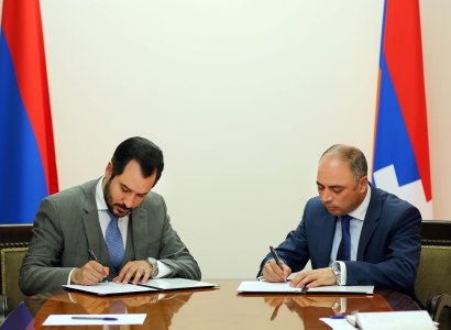 Համագործակցության համաձայնագիր եւ քննարկում Արցախում նախատեսվող բիզնես համաժողովի շուրջ. Արմեն Ավակ Ավակյանն Արցախում է