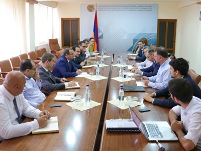 Արծվիկ Մինասյանի հետ քննարկել են պետկառավարման եւ բիզնեսի ոլորտում բլոկչեյն տեխնոլոգիաների ներդրման հարցը