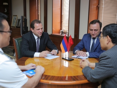 Armenian defense minister, Chinese ambassador discuss development of cooperation