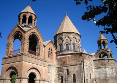 «Փաստ». Ովքե՞ր են Մայր Աթոռից տեղեկատվություն դուրս բերում