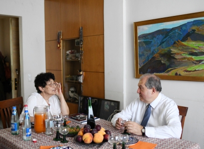 Արմեն Սարգսյանն այցելել է նկարիչ Հովհաննես Զարդարյանի արվեստանոց (ֆոտո)