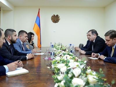 Աշոտ Հակոբյանը Վրաստանի դեսպանի հետ քննարկել է Բագրատաշենի կամրջի շինարարության հարցը