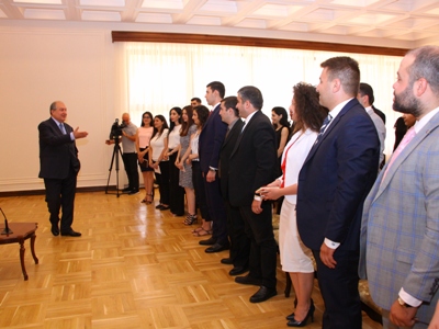 Տեսլականին համահունչ՝ պետք է ունենանք ծրագիր. ՀՀ նախագահը՝ Առաջնորդության դպրոցի շրջանավարտներին