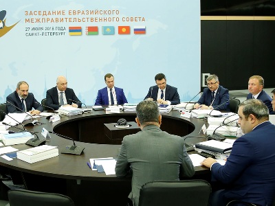 Մեդվեդեւը ԵԱՏՄ շրջանակներում առեւտրային սահմանափակումների դեմ պայքարի կոչ է արել