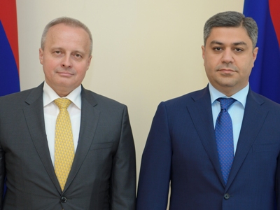 Ռուսաստանի համար Հայաստանը կարեւորագույն ռազմավարական գործընկեր է. դեսպան Կոպիրկինն այցելել է ԱԱԾ (ֆոտո)