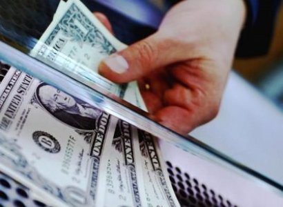 Դոլարը շարունակում է թանկանալ, եվրոն փոքր-ինչ էժանացել է