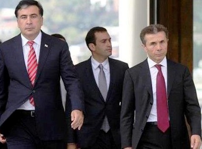 Իվանիշվիլին փողեր է դիզում՝ խաղալով տարադրամի փոխարժեքի հետ. Սաակաշվիլի