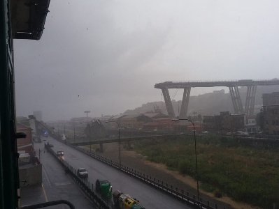 Motorway bridge collapses near Genoa