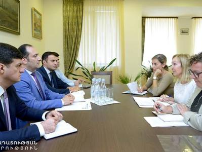 Министр юстиции Армении попросил МККК почаще навещать пленного Карена Казаряна