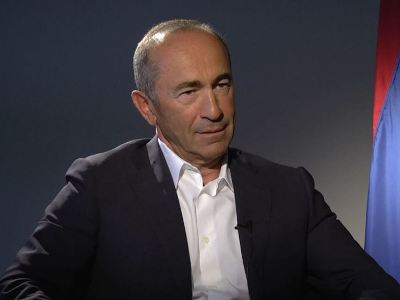 Robert Kocharyan signals return to politics