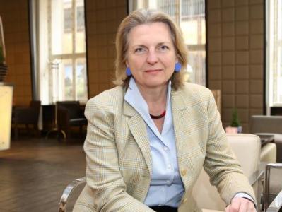 Стало известно меню на свадьбе главы МИД Австрии
