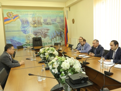 Minister Grigoryan receives Chinese Ambassador to Armenia