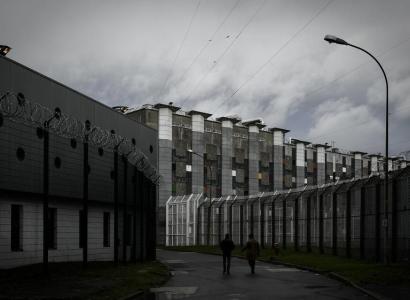 Во французских тюрьмах изъяли более 40 тысяч телефонов
