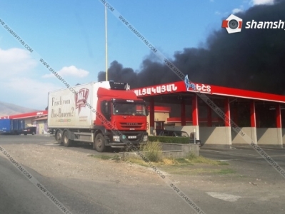 Столб дыма от пожара на газозаправочной станции был виден за несколько километров