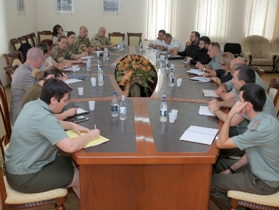 Հայաստան են ժամանել ԱՄՆ-ի եւ Միացյալ Թագավորության ԶՈՒ ներկայացուցիչները