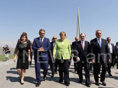 Angela Merkel visits Armenian Genocide Memorial (PHOTOS)