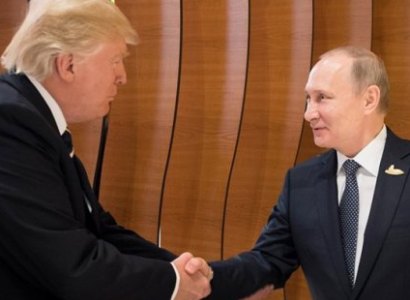 Сенаторы-демократы хотят получить заметки переводчика со встречи Трампа и Путина в Хельсинки
